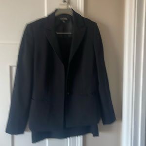 Two piece suit with skirt